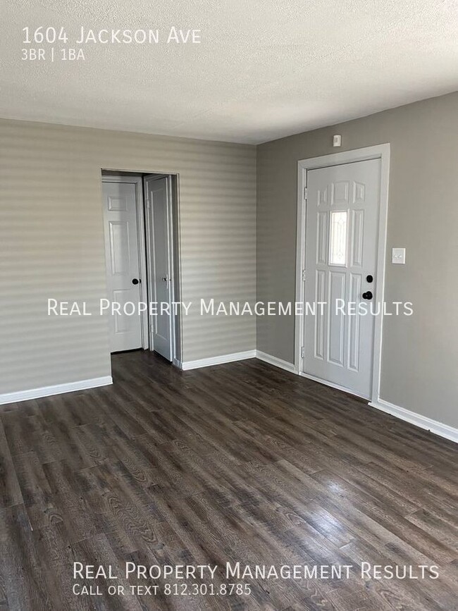 1604 Jackson Ave in Evansville, IN - Building Photo - Building Photo