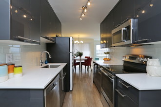 The Puget Vista Apartments in Seattle, WA - Building Photo - Interior Photo