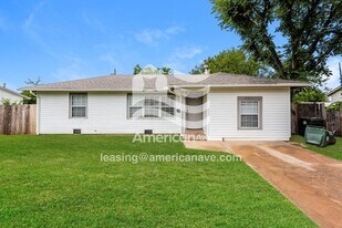 4017 Dogwood Dr in Midwest City, OK - Building Photo