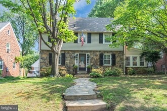 807 Hillwood Ave in Falls Church, VA - Building Photo - Building Photo