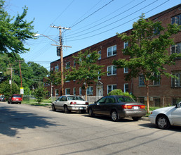 1818 Q St SE in Washington, DC - Foto de edificio - Building Photo