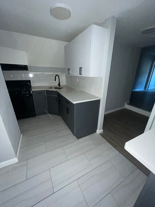 880 S 14th St in Newark, NJ - Foto de edificio