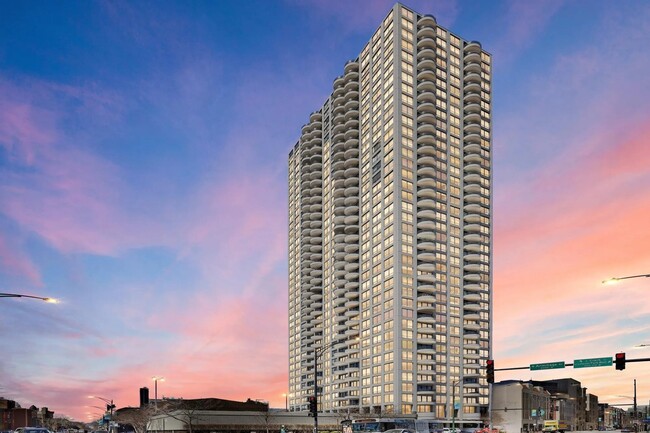 2020 N Lincoln Park W, Unit 12L in Chicago, IL - Building Photo - Building Photo