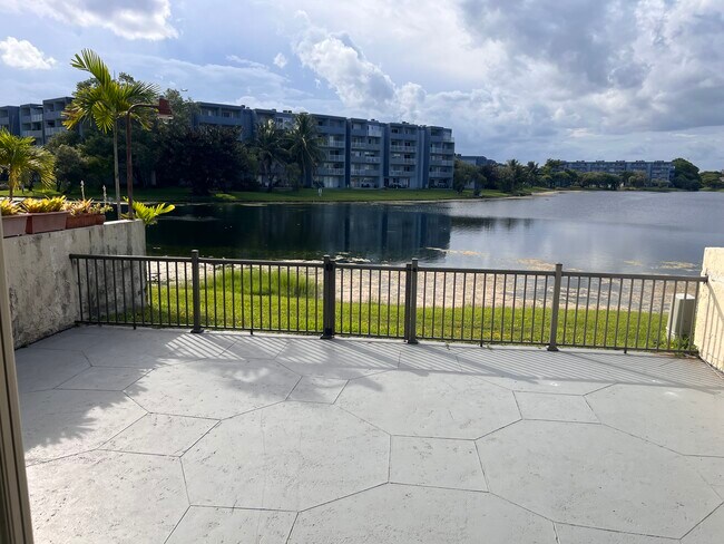 property at 9137 Fontainebleau Blvd