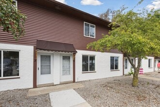 Deerlick Apartments in Birch Run, MI - Building Photo - Building Photo