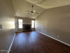 204 Live Oak Ct in Jacksonville, NC - Building Photo - Building Photo