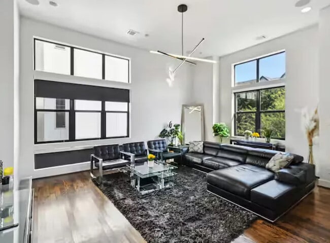 property at 2830 Clay St