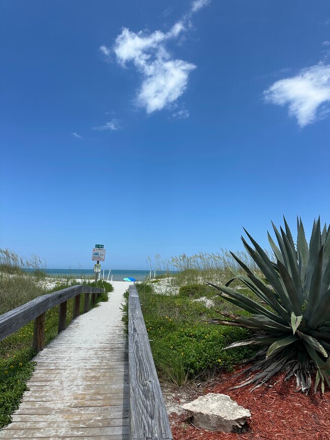 1319 2nd St N in Jacksonville Beach, FL - Building Photo - Building Photo