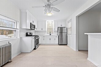 92 Washington Ave in New Rochelle, NY - Building Photo - Building Photo