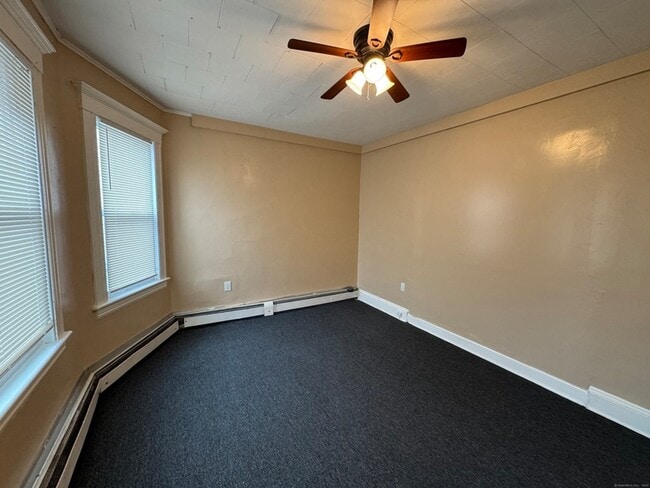 224 Sheridan St, Unit 1515 in Bridgeport, CT - Building Photo - Building Photo
