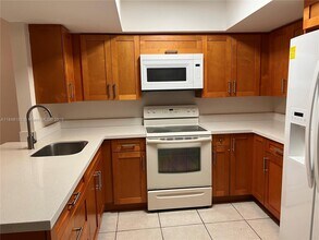 7407 NW 76th Ct in Tamarac, FL - Building Photo - Building Photo