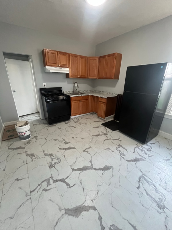 property at 207 Freeway Dr E