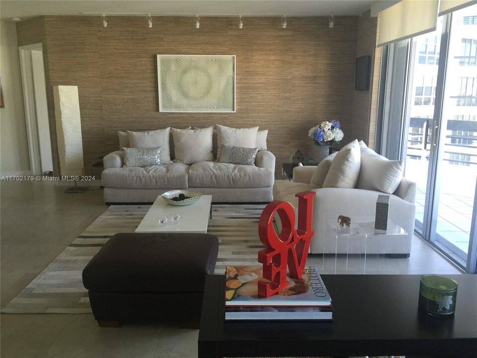 19101 NE 36th Ct in Aventura, FL - Building Photo