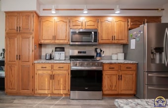 2831 SW Bingham Rd in Topeka, KS - Foto de edificio - Building Photo