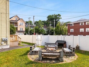 272 Division St, Unit #3 in Pawtucket, RI - Building Photo - Building Photo