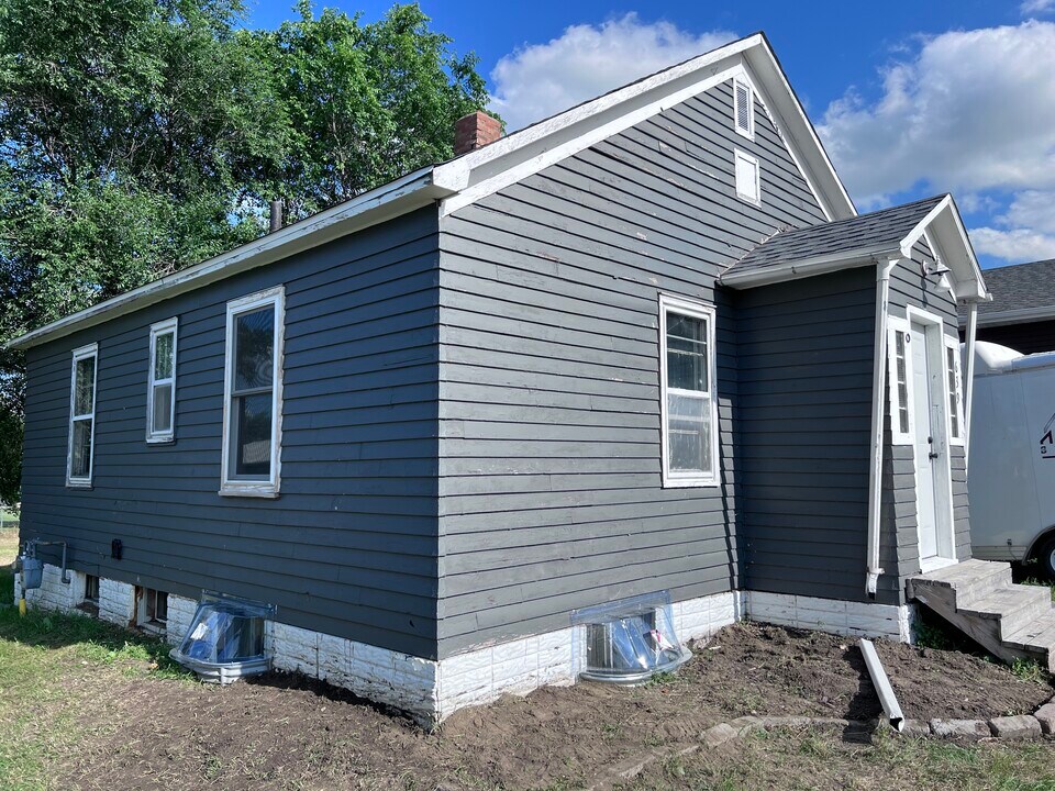 639 S Main Ave in Dickinson, ND - Building Photo
