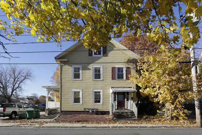 18 Winter St in Rochester, NH - Foto de edificio - Building Photo