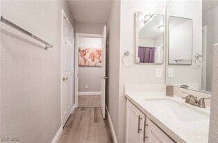 5516 Honey Mesquite Ln in Las Vegas, NV - Building Photo