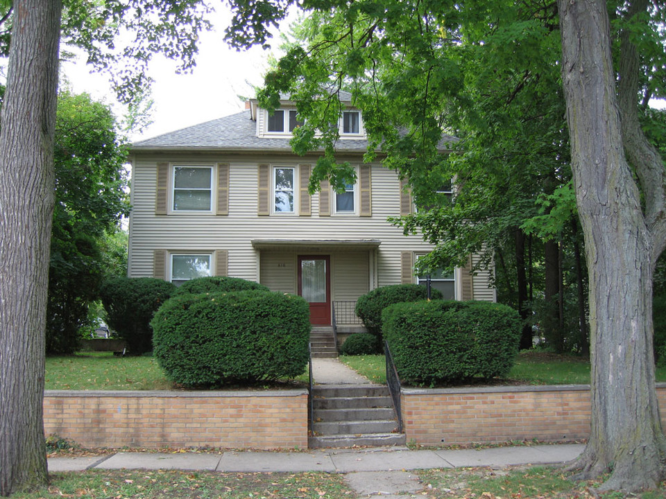 Summer Sublet 1 in 3 BRs UM Central Campus in Ann Arbor, MI - Building Photo