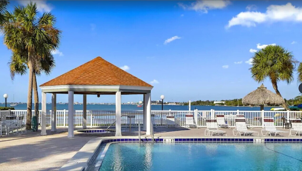 3650 41st Way S in St. Petersburg, FL - Building Photo