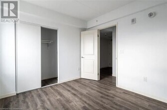 220 Cannon St E in Hamilton, ON - Building Photo - Building Photo