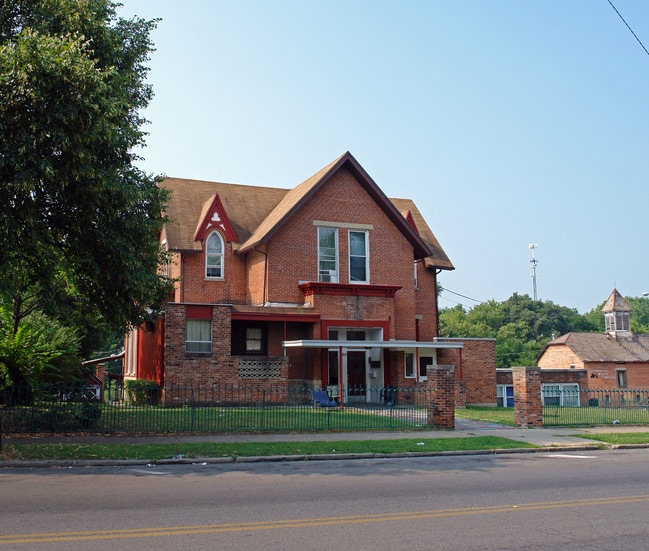 709 E High St in Springfield, OH - Building Photo - Building Photo