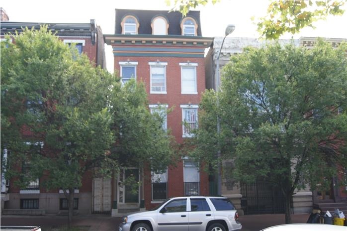 11 S Broadway in Baltimore, MD - Foto de edificio