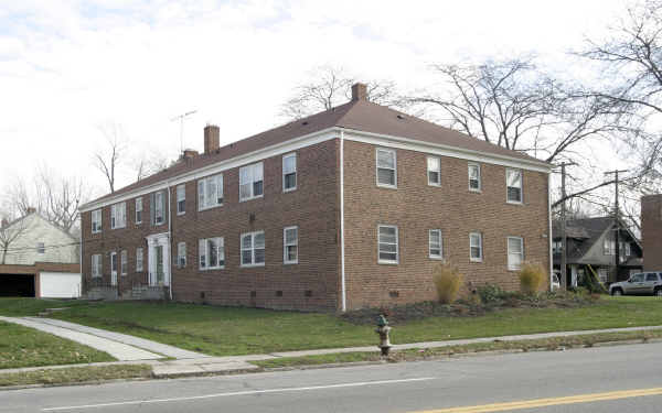 2671 Noble Rd in Cleveland Heights, OH - Building Photo