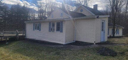 10 Crans Rd in Middletown, NY - Building Photo - Building Photo