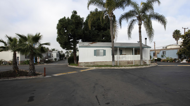 Trade Winds Mobile Home Park in Costa Mesa, CA - Building Photo - Building Photo