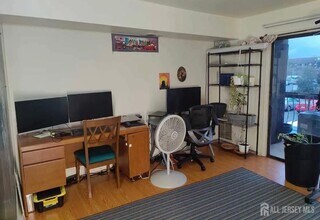 1713 Raspberry Ct in Edison, NJ - Building Photo - Building Photo