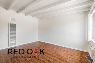 12032 Elmcroft Ave in Norwalk, CA - Foto de edificio - Building Photo
