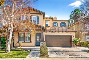 27544 N Weeping Willow Dr in Santa Clarita, CA - Building Photo