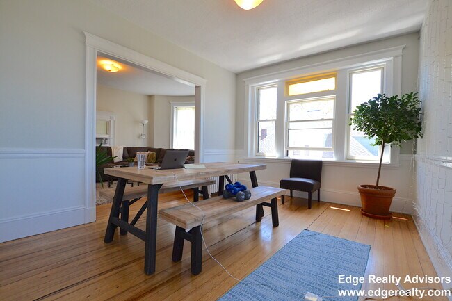 22 Royal St, Unit 3 in Boston, MA - Foto de edificio - Building Photo