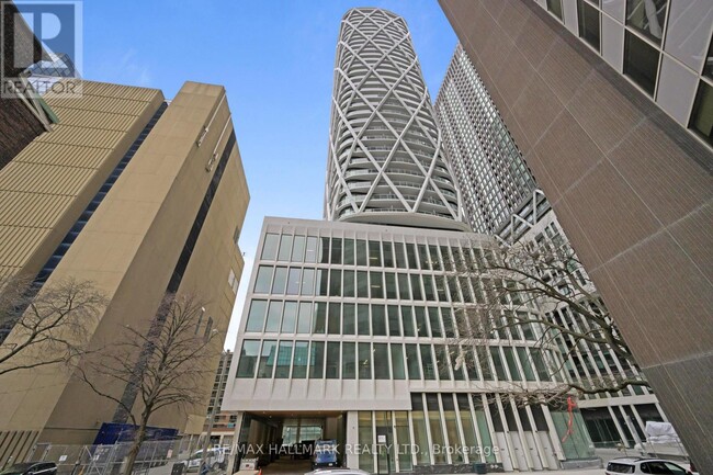 230-2230 Simcoe St in Toronto, ON - Building Photo - Building Photo