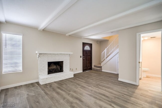 property at 3683 Villa Knolls E Dr