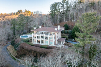 181 Ardmion Park in Asheville, NC - Building Photo - Building Photo