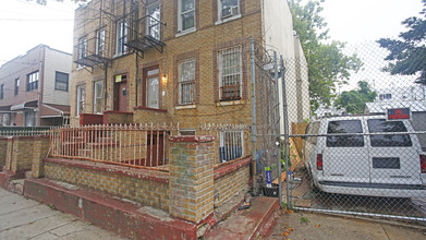 393 Montauk Ave in Brooklyn, NY - Building Photo - Building Photo