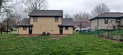 704 S 40th St in St. Joseph, MO - Building Photo - Building Photo