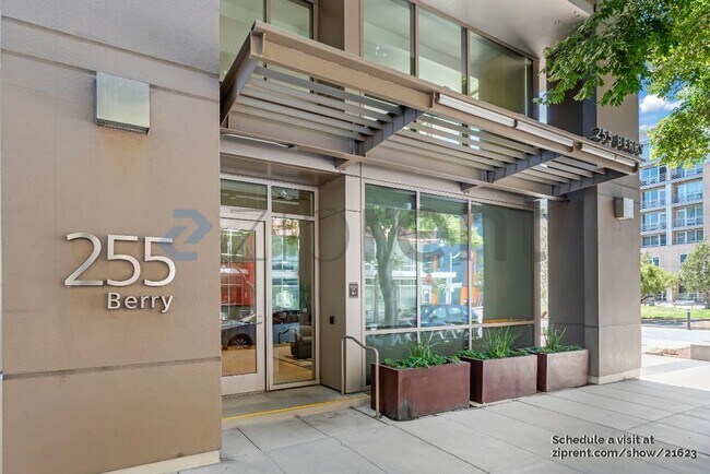 255 Berry St in San Francisco, CA - Building Photo - Building Photo