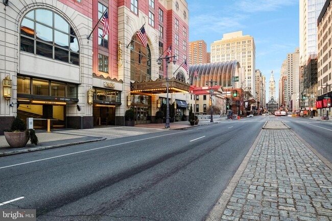 440 S Broad St, Unit 2407 in Philadelphia, PA - Building Photo - Building Photo