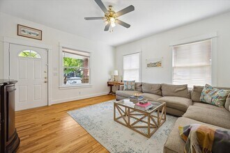 1541 Ashland St, Unit 1 in Houston, TX - Building Photo - Building Photo