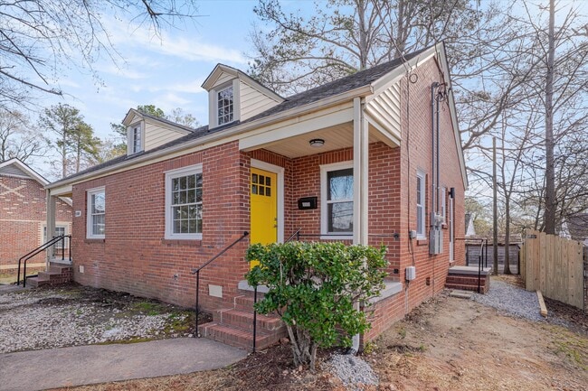 1008 Alma St, Unit B in Durham, NC - Foto de edificio - Building Photo