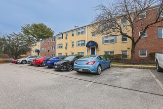 4415 Falls Bridge Dr in Baltimore, MD - Building Photo - Building Photo