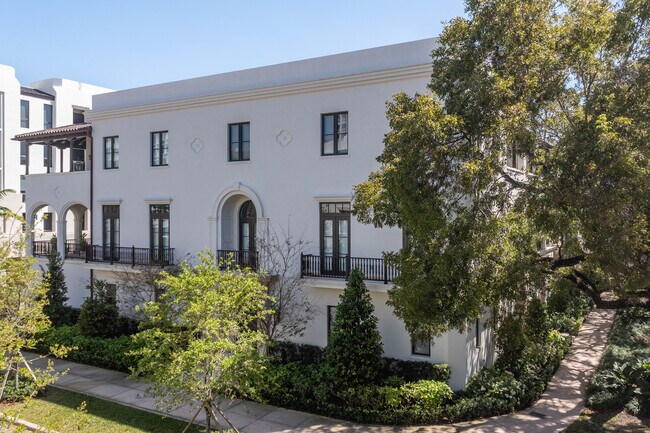 Biltmore Row in Coral Gables, FL - Building Photo - Building Photo