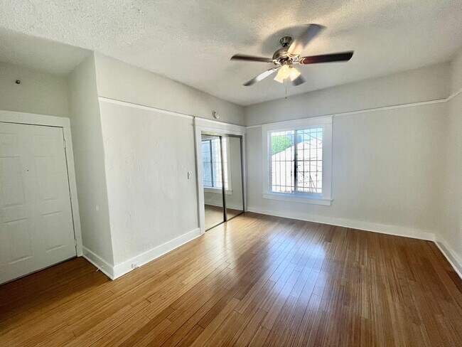 1325 S Hope St in Los Angeles, CA - Foto de edificio - Building Photo