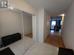 64 Tilbury St in Breslau, ON - Building Photo - Building Photo