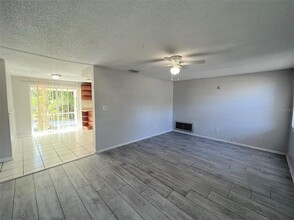 8634 Sabal Way in Port Richey, FL - Foto de edificio - Building Photo