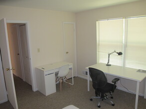 7 Wyndmoor Dr in East Windsor, NJ - Building Photo - Building Photo