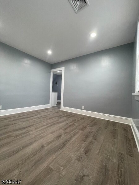 58 Sidney St in Lodi, NJ - Building Photo